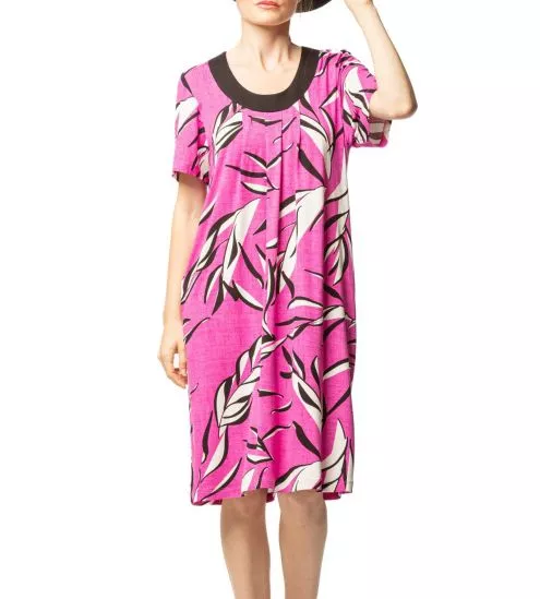 Robe violette à manches courtes