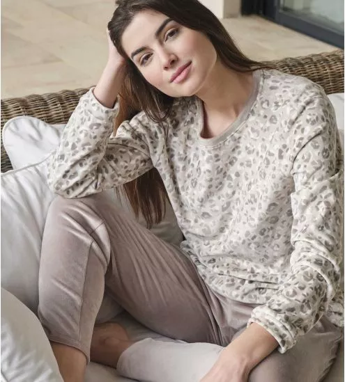 Pyjama en velours doux imprimé léopard pour femme