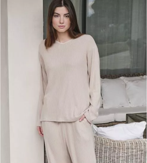 Ensemble de pyjama doux en velours côtelé beige