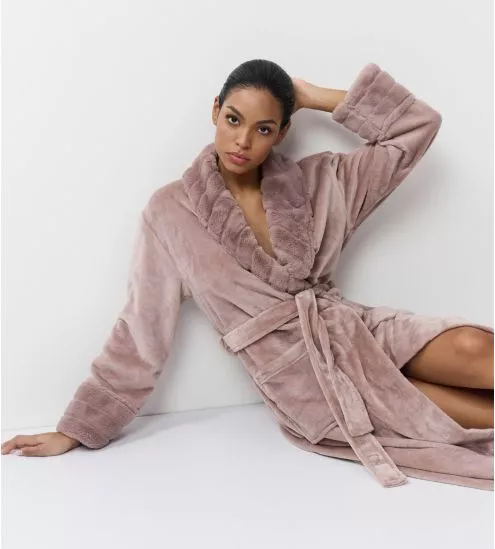 Pink long pilf bathrobe...