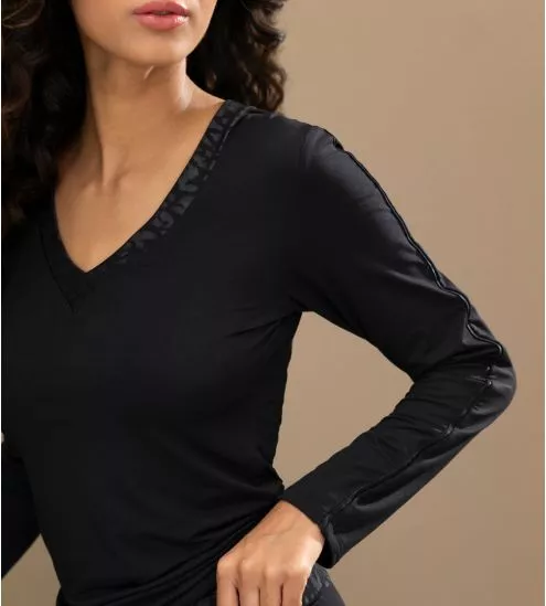 Top manches longues noir imprimé léopard Sensualité Fauve