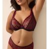 Soutien gorge rouge et noir semi transparent décolleté plongeant Springdale