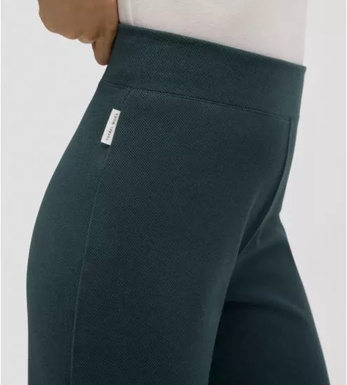 Inside pants right green...