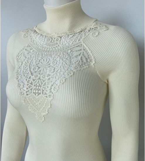 Pull fin côtelé en laine et soie col cheminée macramé Champagne