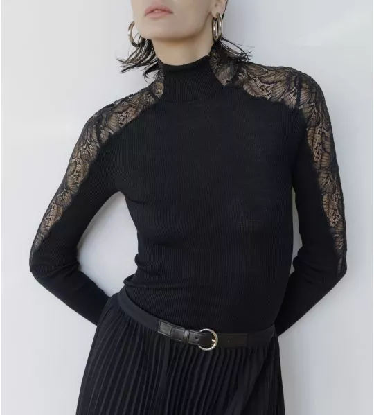Black wool and silk sleeve top and lace collar