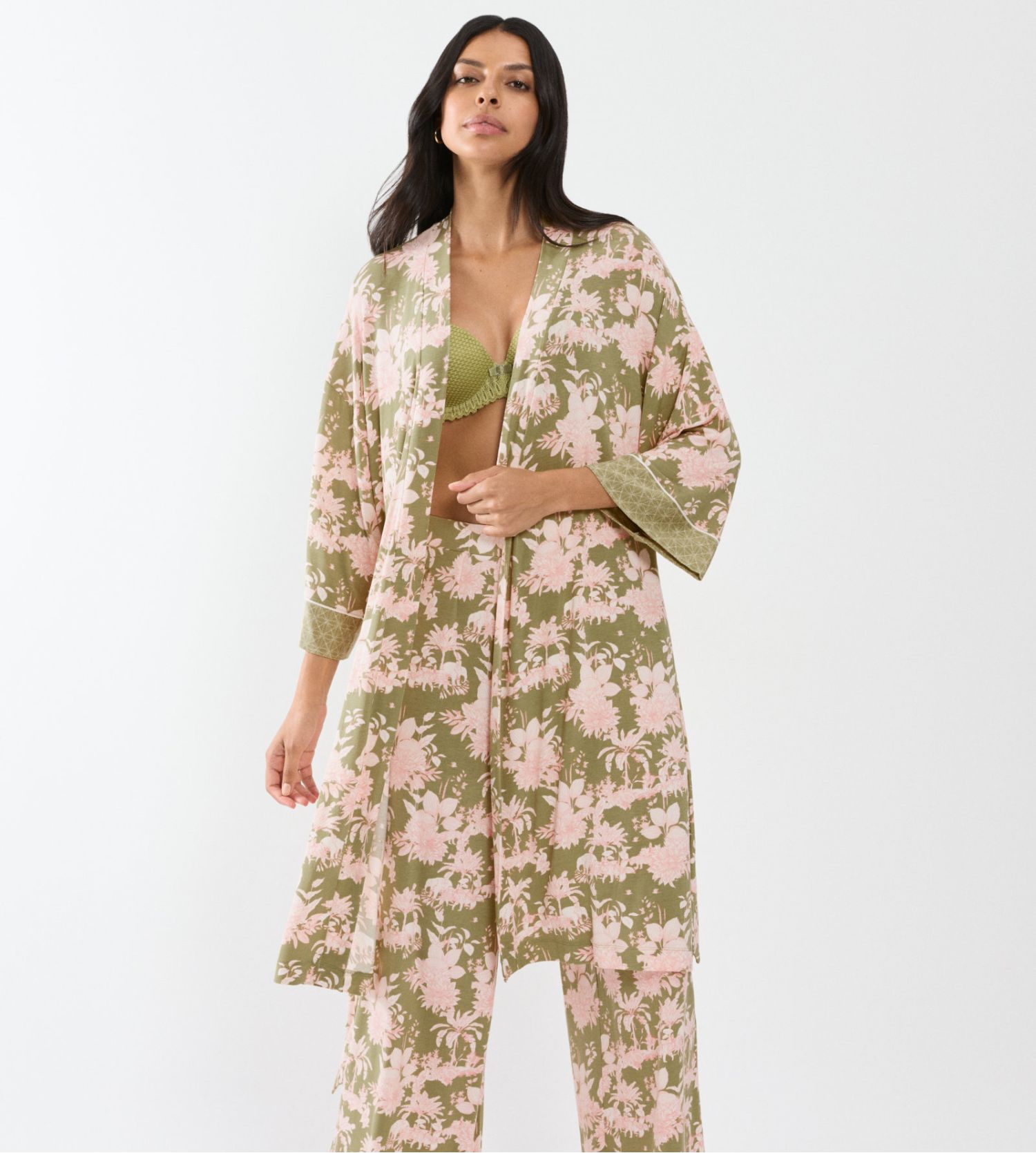 Aura Spotlight Triumph room dress olive green