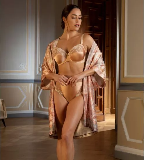 Undressed Voyage Splendeur...
