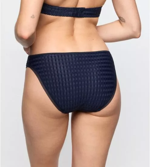 Brazilian Brief Avero...