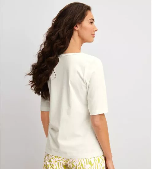 white short-sleeve T-shirt...