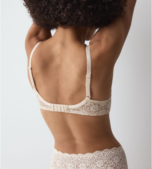 Beige basket bra with 3D amourette foam