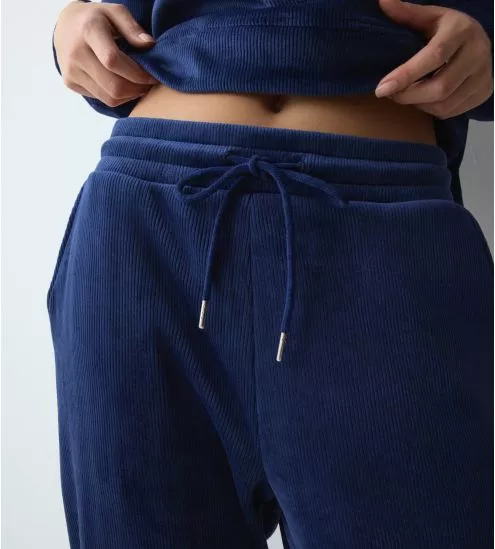 Pantalon en velours côtelé...
