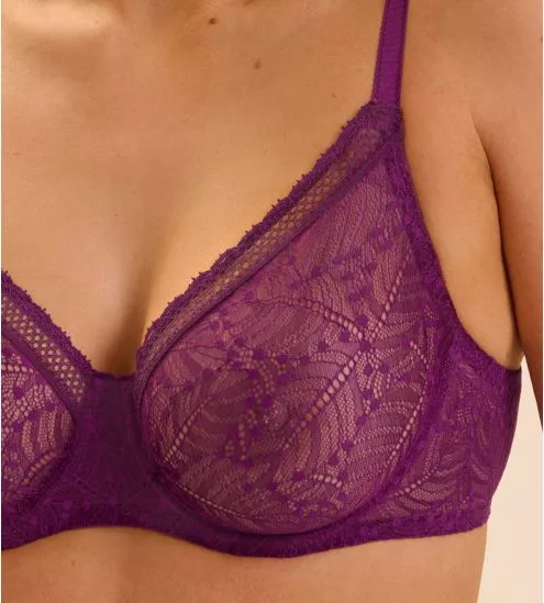 Soutien gorge armatures décolleté plongeant Comète Mûre