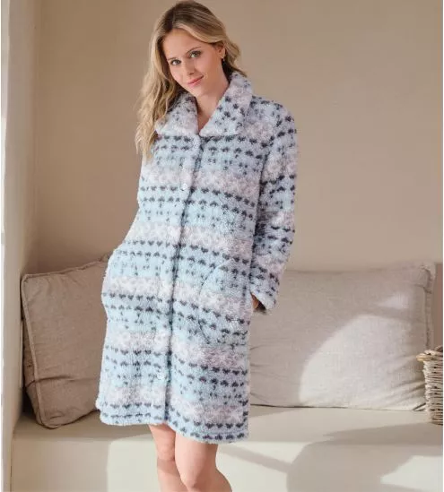 Graues weiches Raumkleid