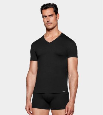 BLACK V NECK MAN T-shirt