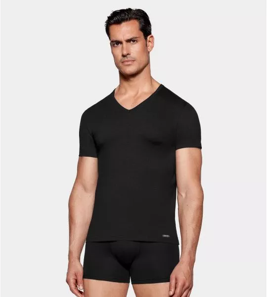Schwarzer V-Ausschnitt Mann T-Shirt