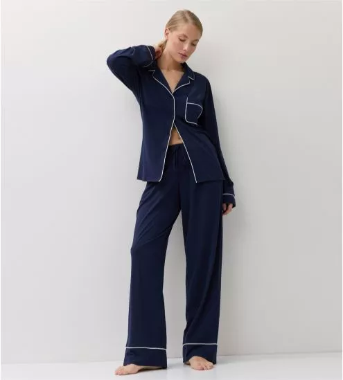 Pyjama long boutonné bleu marine