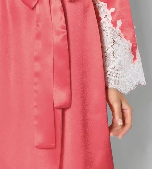 Déshabillé en satin Klaire...