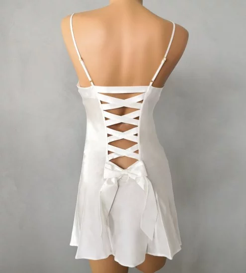 Nuisette en soie avec...