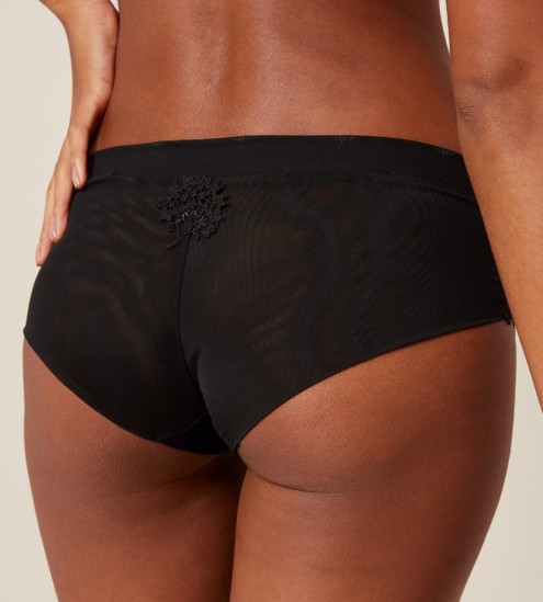 Shorty Satin und Tüll...