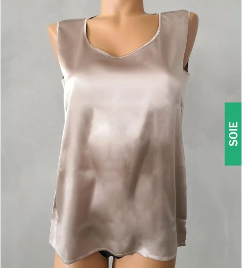 Caraco in silk satin...