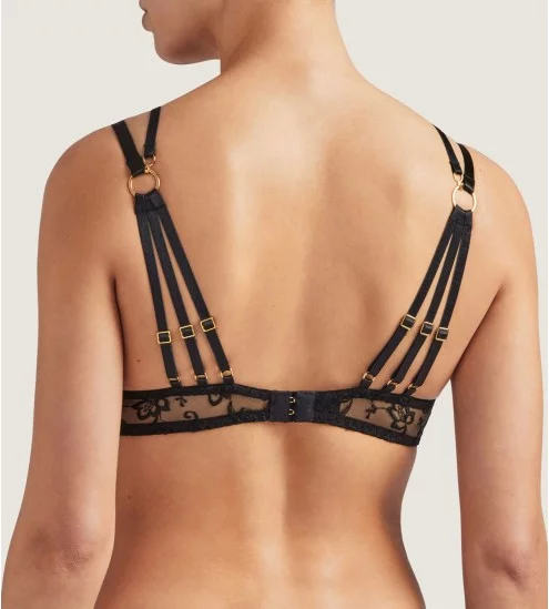 Push-up bra plunge the...