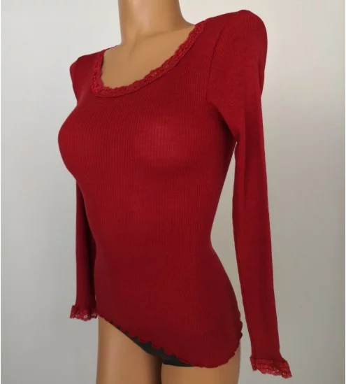 Top laine et soie manches...