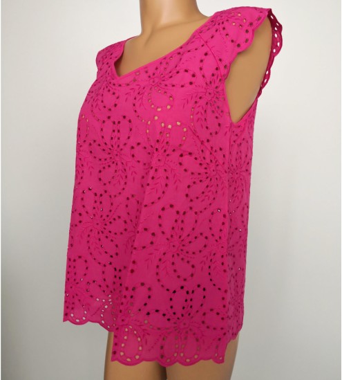 Top in cotton embroidery of...