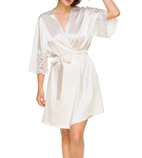 In Satin-Sonia-Sahne...