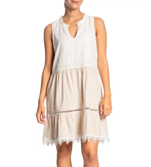 Robe en broderie sans...