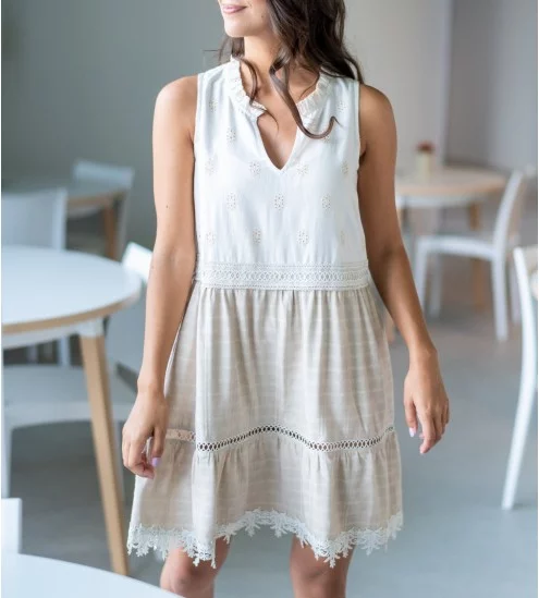 Robe en broderie sans...