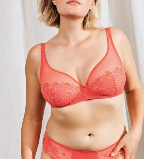 Soutien-gorge plongeant...