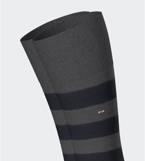 Männer graue Wollsocken der...
