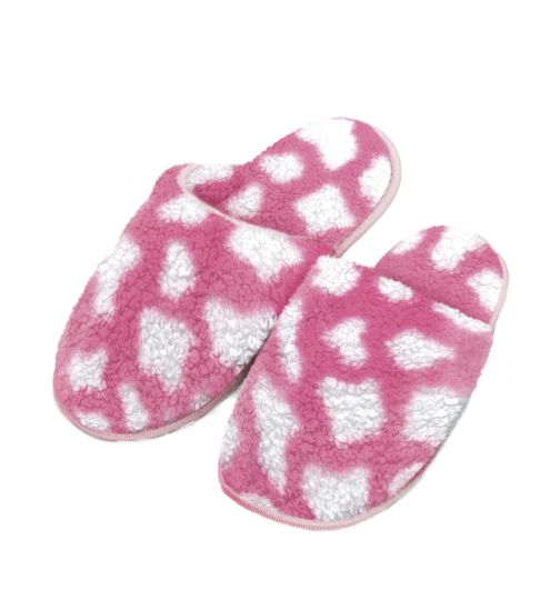 Pink printed slippers