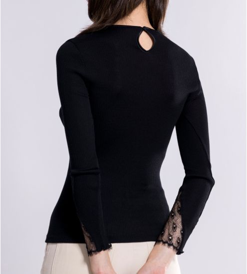 Top en Laine & Soie avec dentelle chantilly noir