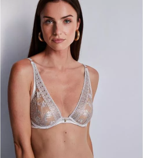 Triangle bra Magnetic Spell...