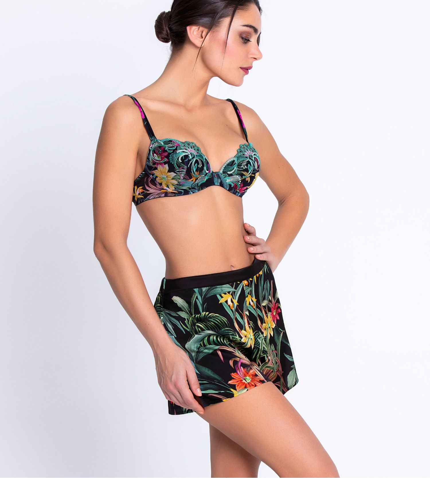 Shorty Lise Charmel Taille 2 - Modèle Fleurs étoiles - Réf. ACH0496 - Neuf Avec étiquettes