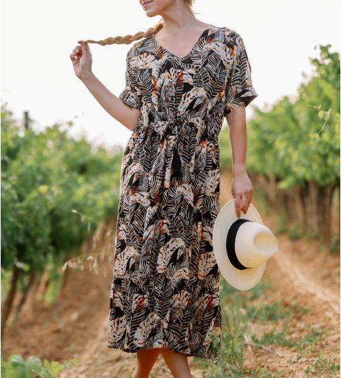Langes kurzarmes Kleid...