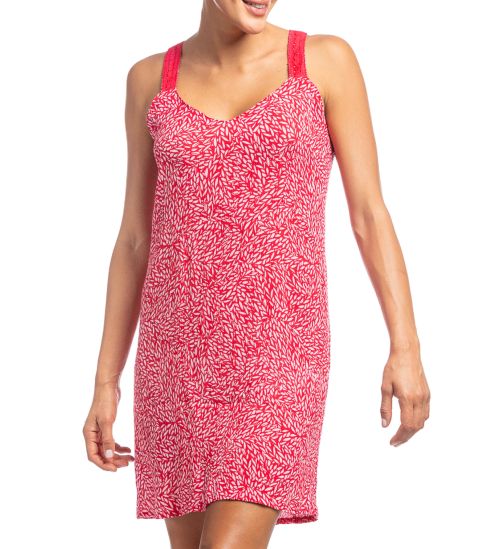 Kurzes Kleid mit roten Riemen