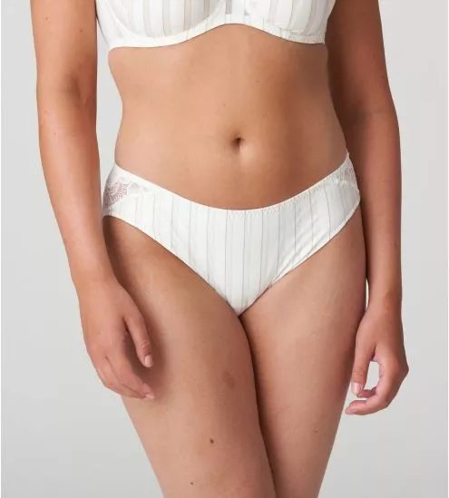 Brief Soft Chantelle couleur Blanc Noir Nude tailles 38 40 42 44