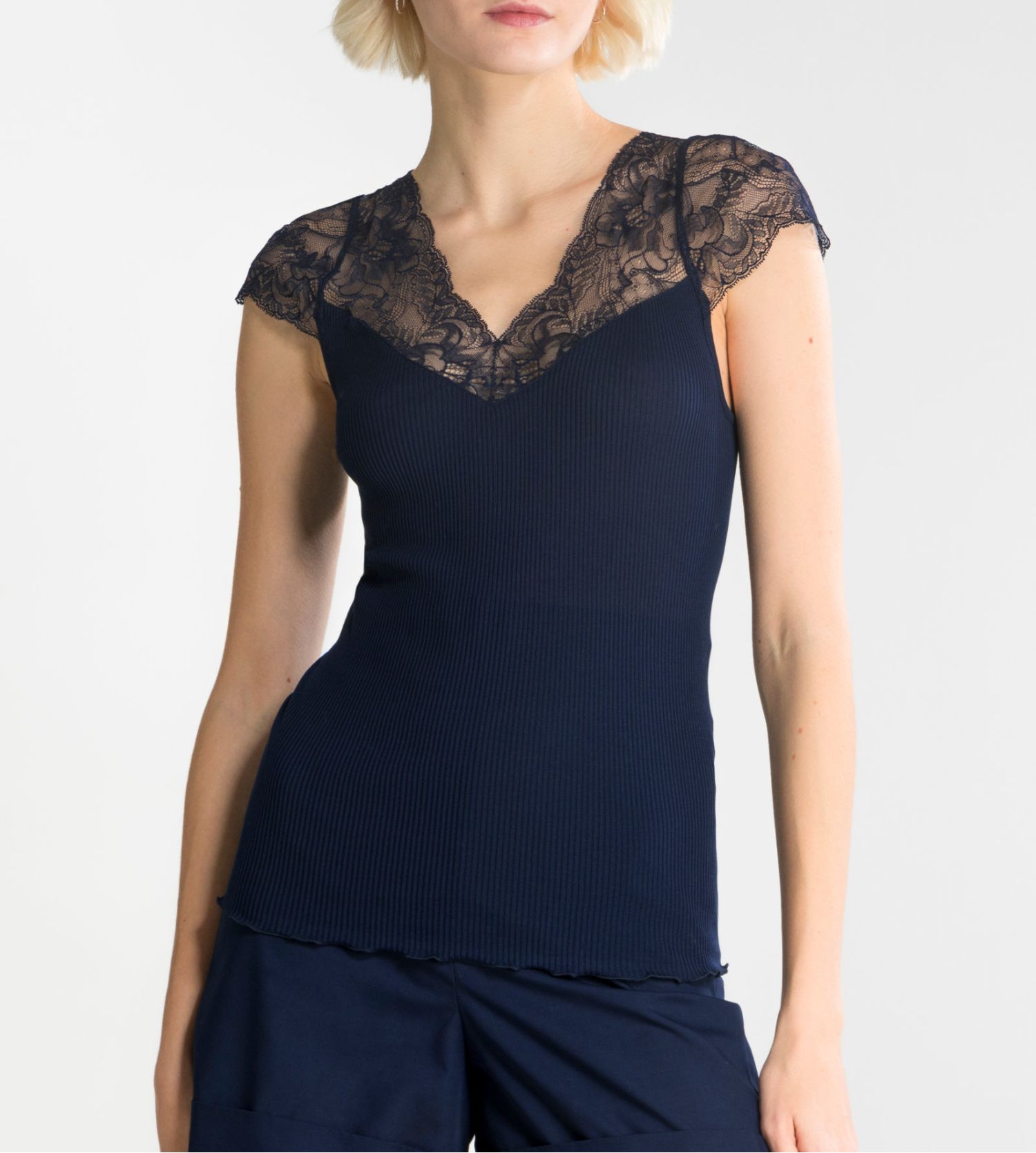 Body Lingerie Dentelle Marine Suggest 85C - Occasion Très Bon état, Avec Armature