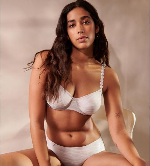 Bra with reinforcement (cap...