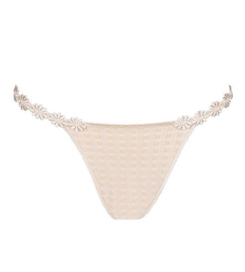 String sexy Avero Café