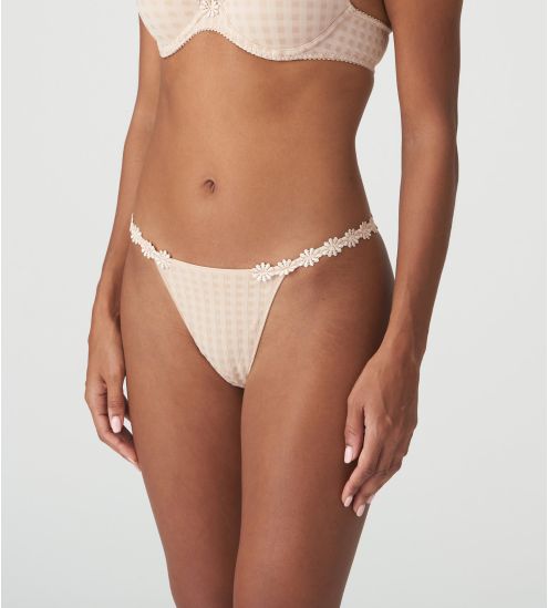 String sexy Avero CAFE