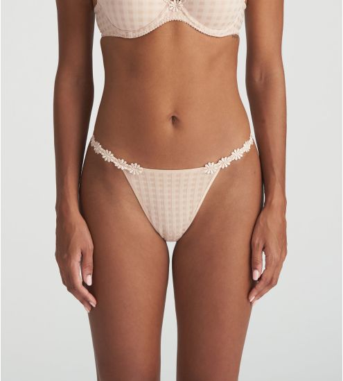 String sexy Avero CAFE