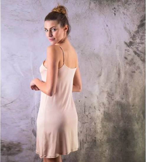 Fond de robe Violette Nude