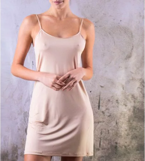 Fond de robe Violette Nude