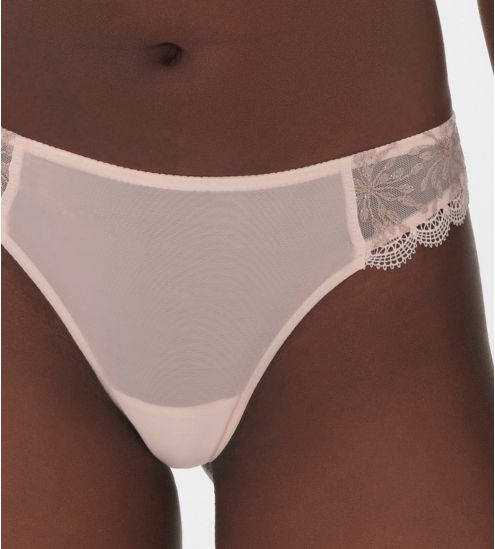 String Singulière Poudre Pétale