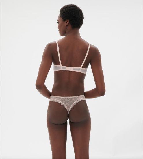 String Singulière Poudre Pétale