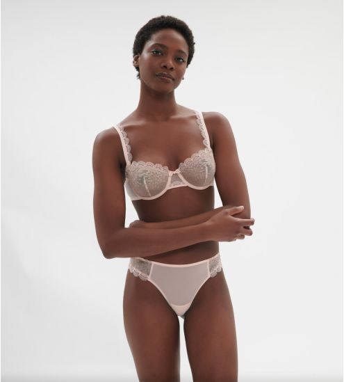 String Singulière Poudre Pétale