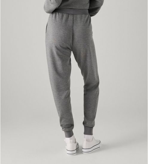 Graue angespannte Rüttelhose